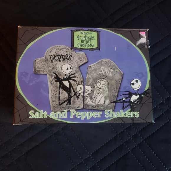 Jack & Sally NMBC NECA Salt & Pepper shakers - Picture 5 of 5